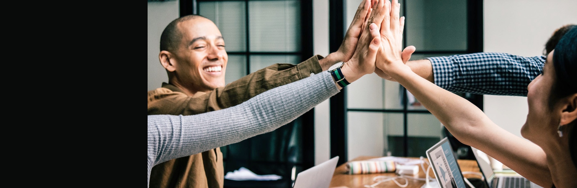 qodef-fullwidth-slider